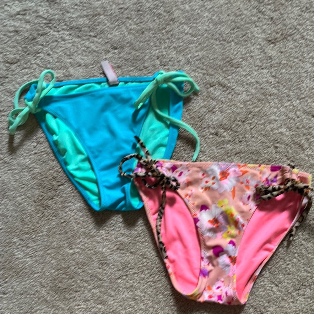 👙🏖️ (2) Victoria Secrent Colorful Bikini Bottoms Set